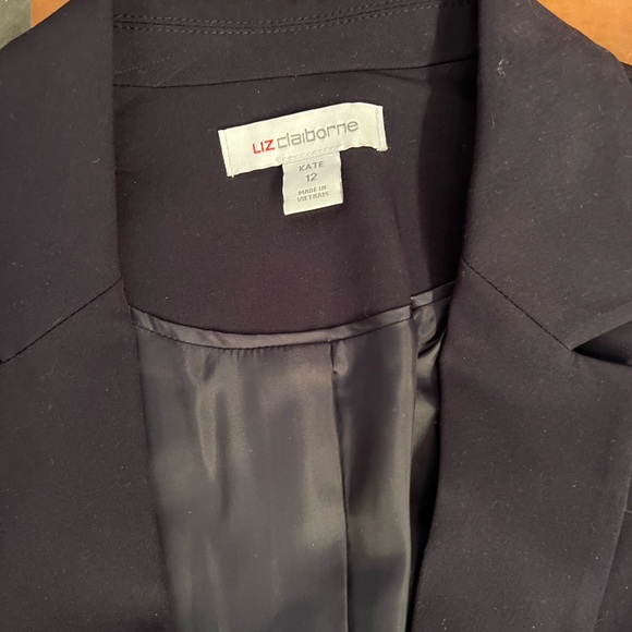 Only worn once. Liz Claiborne Navy Blue Blazer Tailored Suit Jacket - Picture 3 of 4